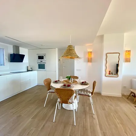 アパート Luxery Seaview Punta Prima Posidonia トレビエハ